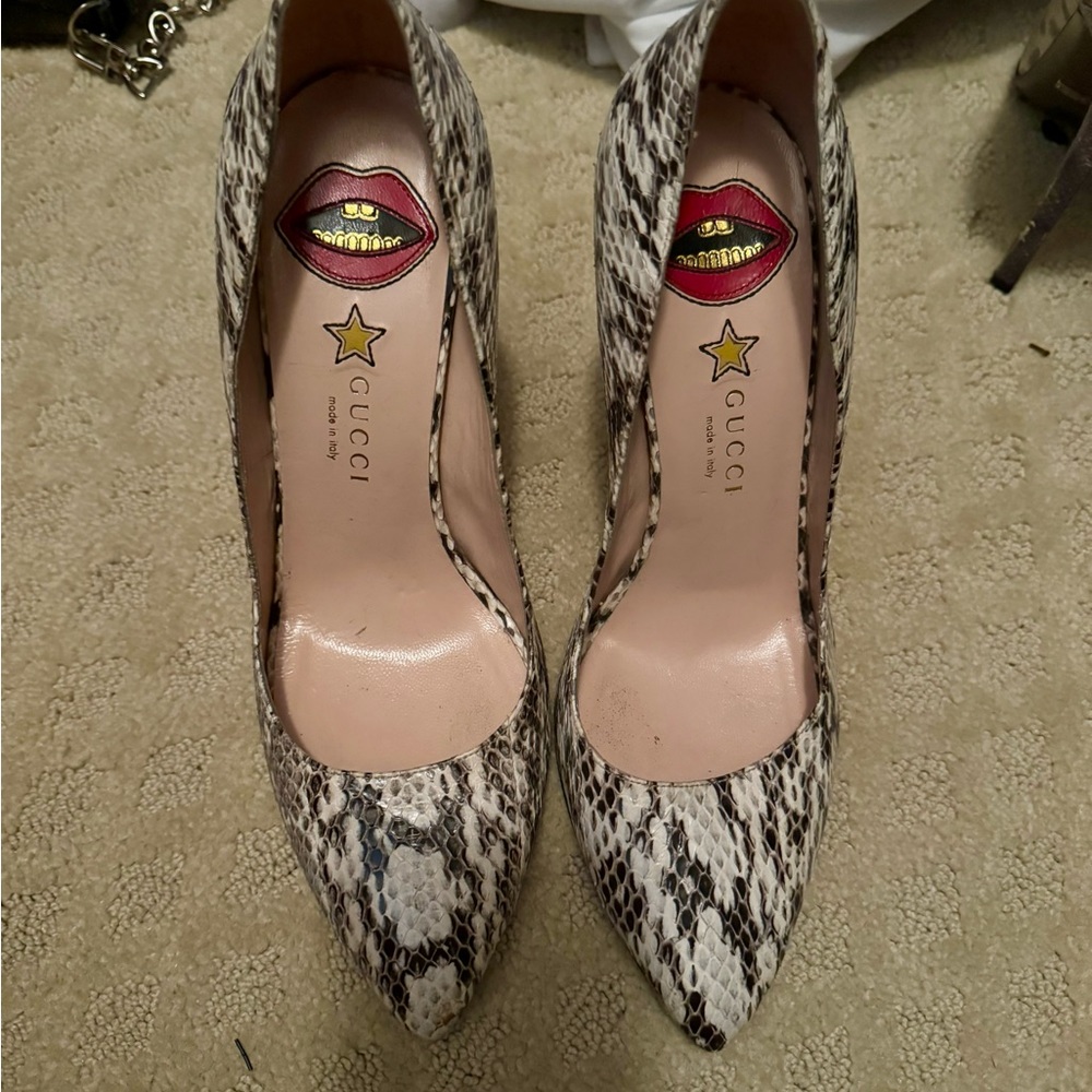 Gucci snake skinned pumps